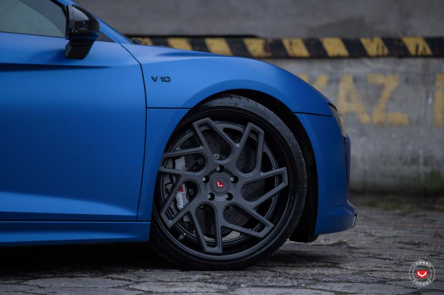 Детали экстерьера Audi R8 V10 on Vossen Wheels (CG-209T) 2018 года  (фото 21 из 33)